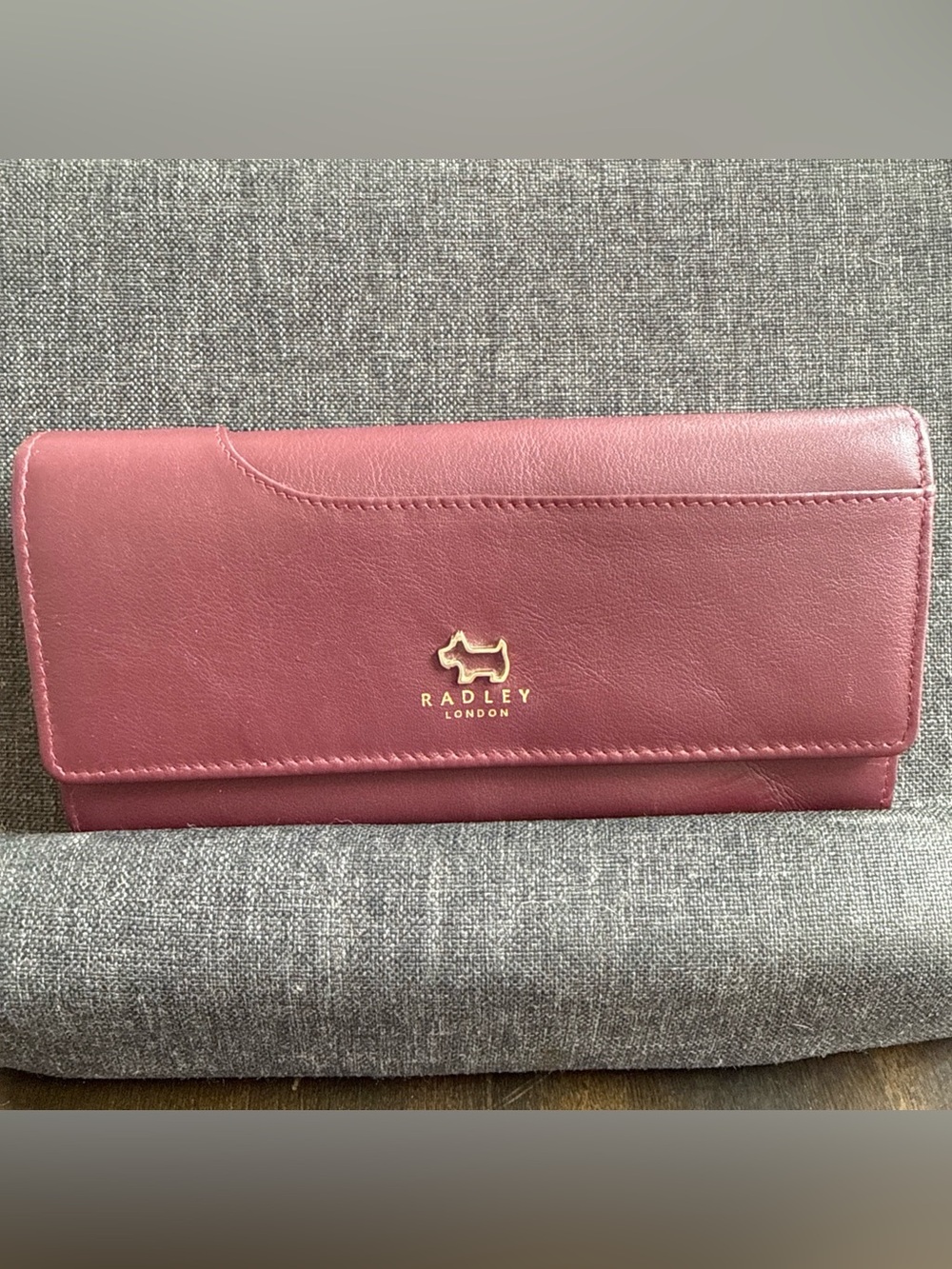 RADLEY LONDON Burgundy Leather Fold Wallet with Gold Logo